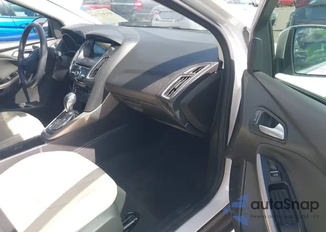 2018 Ford Focus Titanium из США, поврежденный, VIN 1FADP3J25JL226376